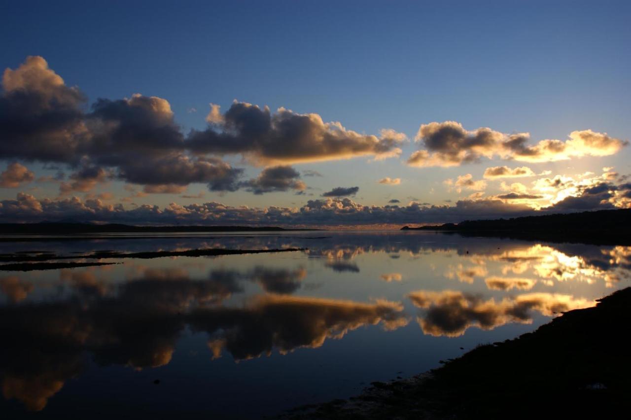 Llanw Malltraeth - Malltraeth Tides Llangadwaladr  Extérieur photo